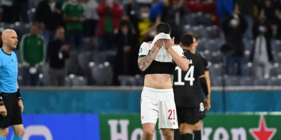 Untröstlich: Für Endre Botka und Ungarn ist die EM nach der Vorrunde beendet. Foto: Federico Gambarini/dpa