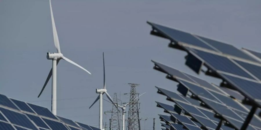 Solar- und Windkraftanlagen