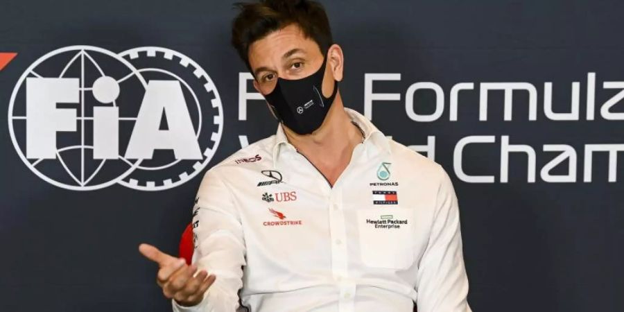 Mercedes-Teamchef Toto Wolff glaubt noch an den Titel. Foto: Mark Sutton/Pool Motorsport Images/AP/dpa
