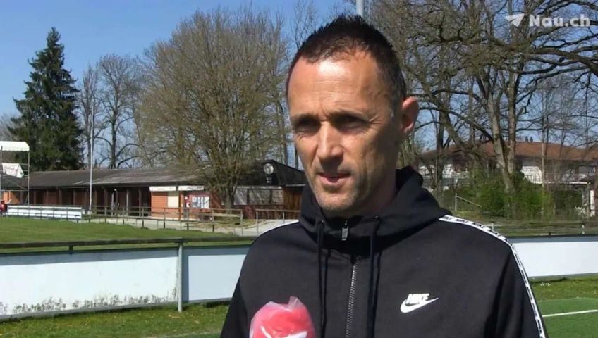 interview-auf-dem-fussballplatz-in-munsingen