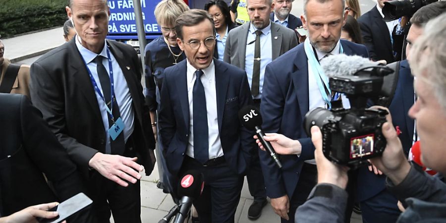 Ulf Kristersson (M), Vorsitzender der Moderaten Sammlungspartei, kommt zur Wahlveranstaltung der Moderaten Sammlungspartei im Clarion Sign Hotel. Foto: Fredrik Sandberg/TT News Agency/AP/dpa