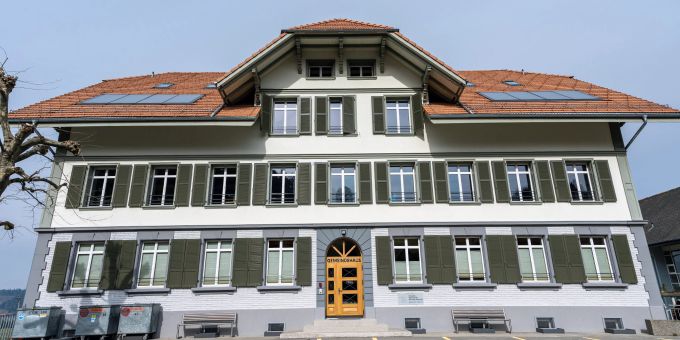 Die Gemeindeverwaltung Rüderswil an der Dorfstrasse 116. Die Gemeindeverwaltung Rüderswil an der Dorfstrasse 116.
