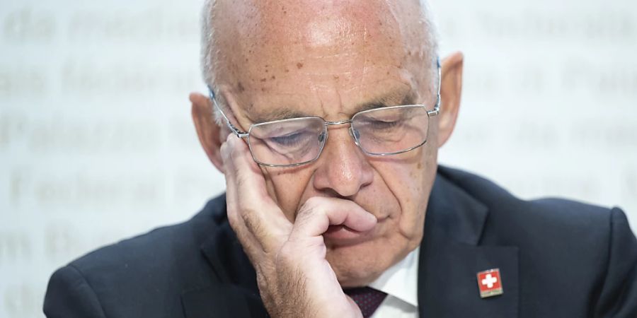 Die derzeit grosse Ausgabenfreude des Parlaments stimmt Finanzminister Ueli Maurer nachdenklich. (Archivbild)