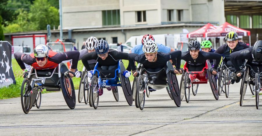 Personengruppe betreibt Handbike