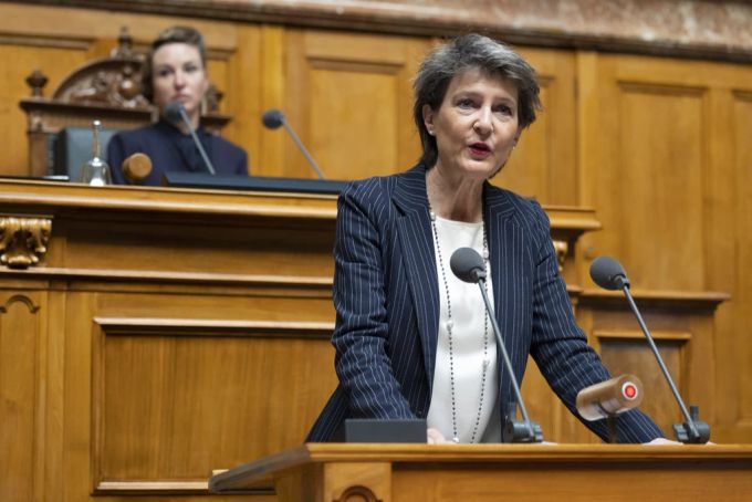 Bundesrätin Simonetta Sommaruga spricht während der dringlichen Debatte zum Ukraine-Krieg während der Frühlingssession 2022 im Nationalrat in Bern. Simonetta Sommaruga Porno