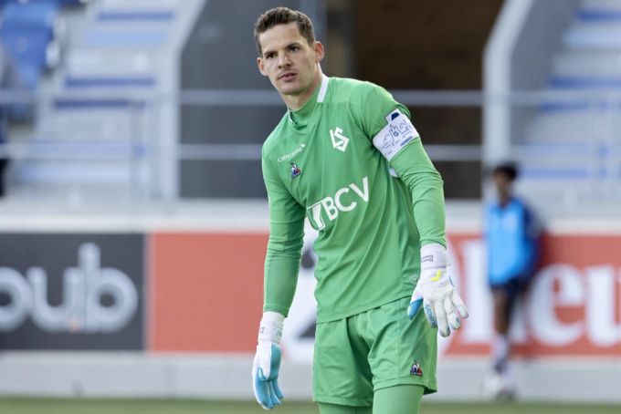 Lausanne-Urgestein Thomas Castella hält sein Team in der ersten Halbzeit mit einer starken Leistung im Spiel. Castella