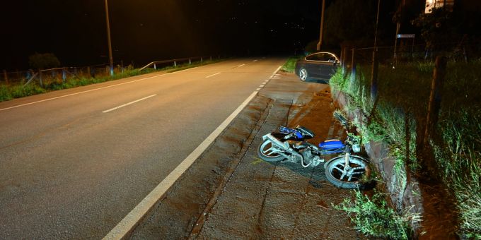 Flums Hochwiese: Kollision zwischen Auto und Mofa Flums Hochwiese: Kollision zwischen Auto und Mofa