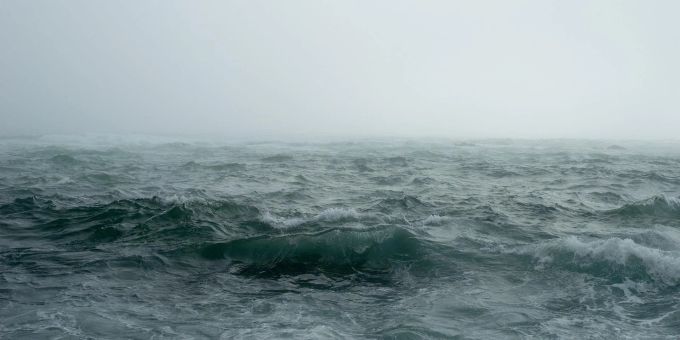 Das Meer kann je nach Bedingungen ein gefährlicher Ort sein. Das musste auch ein 62-jähriger Franzose erfahren. (Symbolbild) Meer