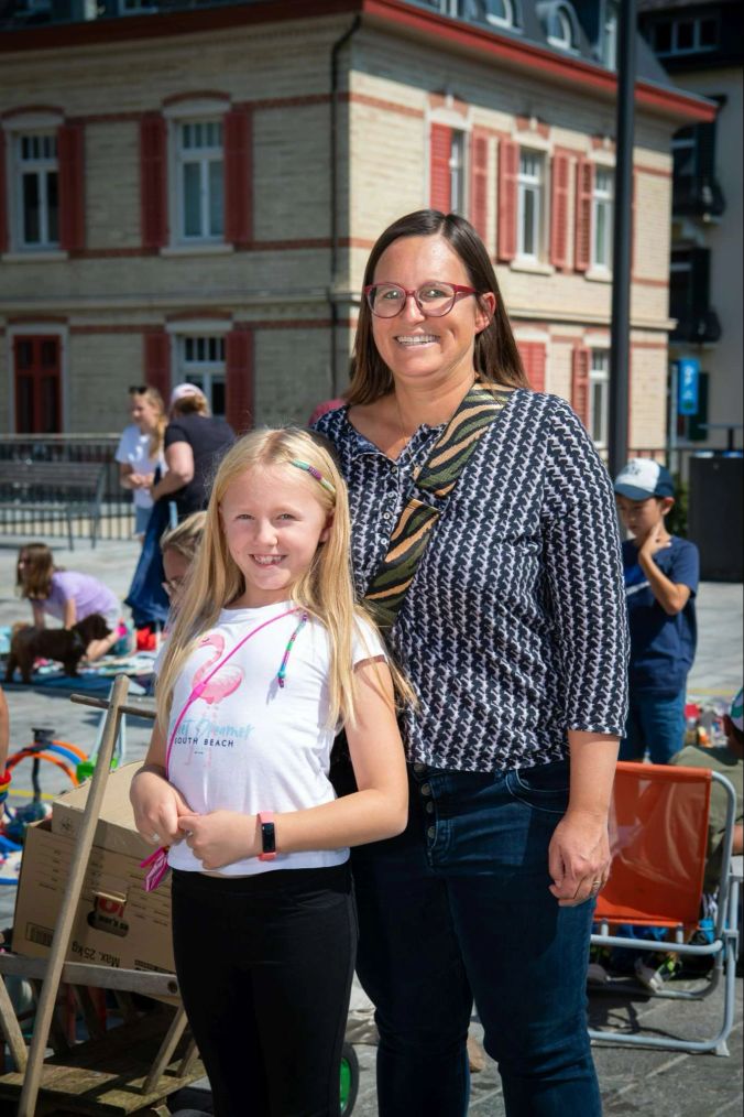 Der Flohmärt auf dem Dorfplatz war stets gut besucht.