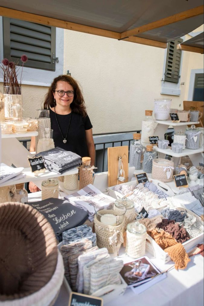 "Nice to have": Conny Schmidlin aus Bäretswil mit ihren schönen Produkten.