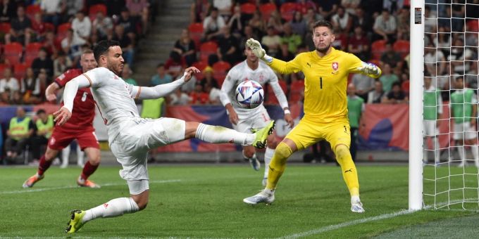Kopfstoss - Rayo Vallecano verpflicht Raúl de Tomás trotz Gewalt-Eklat
