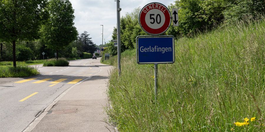 Ortstafel Gerlafingen an der Gerlafingenstrasse.