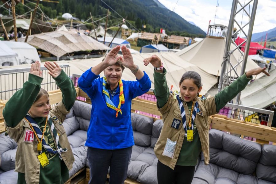 Sportministerin Viola Amherd nahm im BuLa auch selbst an Spielen teil.