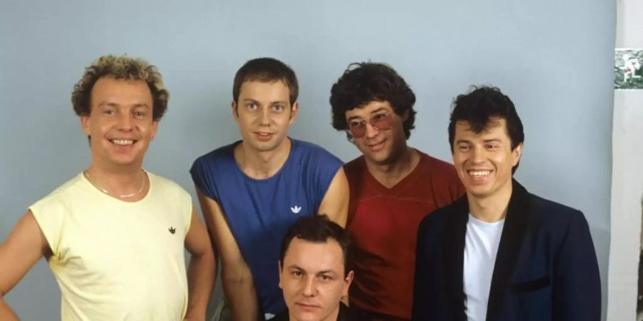 Die bayerische Rockgruppe Spider Murphy Gang um Drummer Franz Trojan (vorne sitzend). Foto: picture alliance dpa/Archivbild