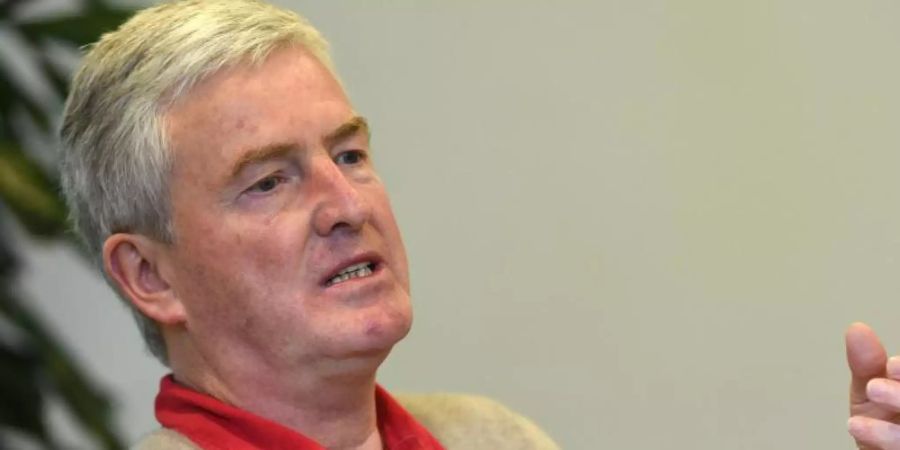 Der frühere Hockey-Bundestrainer Bernhard Peters sagt, dass den deutschen Teams «bei den Leistungsfaktoren 10 bis 15 Prozent» fehle. Foto: Marcus Brandt/dpa