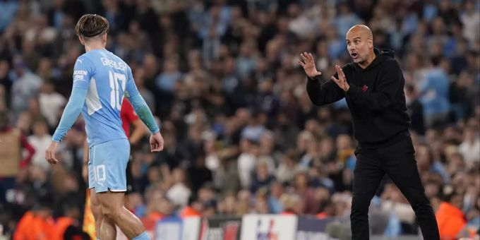 ManCity-Coach Pep Guardiola ist mit der Defensivarbeit von Jack Grealish nicht zufrieden. Pep Guardiola