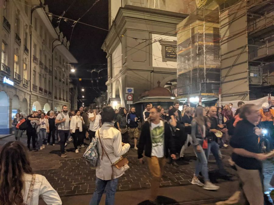 Rund 1000 Personen versammelten sich in Bern.