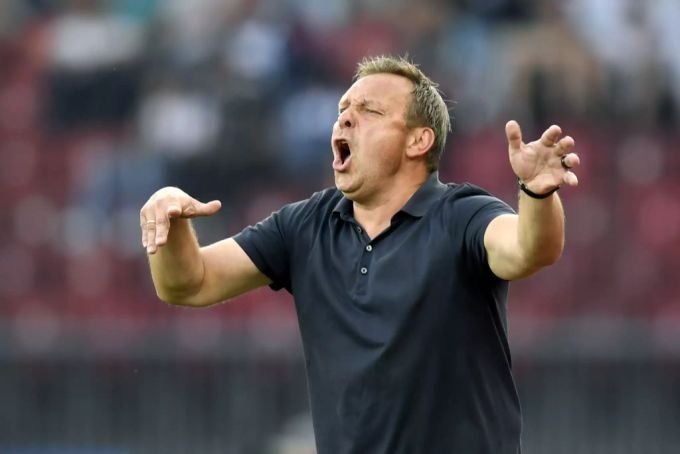 André Breitenreiter führt mit dem FC Zürich die Tabelle nach fünf Runden an. FC Zürich
