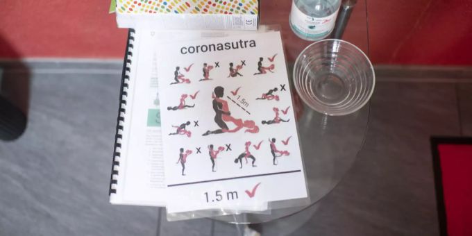 Im «Club Eden» in Schlieren ZH wird nach Empfehlungen des «Coronasutra» gearbeitet. Bordelle in der Schweiz haben trotz Coronavirus offen. Bordell Zürich Coronavirus