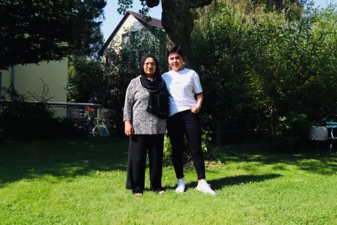Die beiden geflüchteten Afghaninnen Habiba und Armisa. Taliban