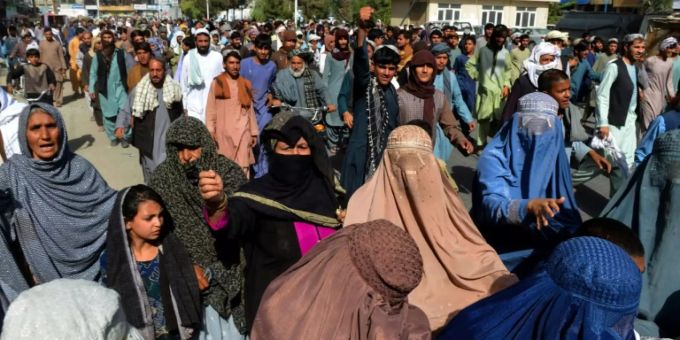Männer, Frauen und Jugendliche protestieren in Kandahar Männer, Frauen und Jugendliche protestieren in Kandahar