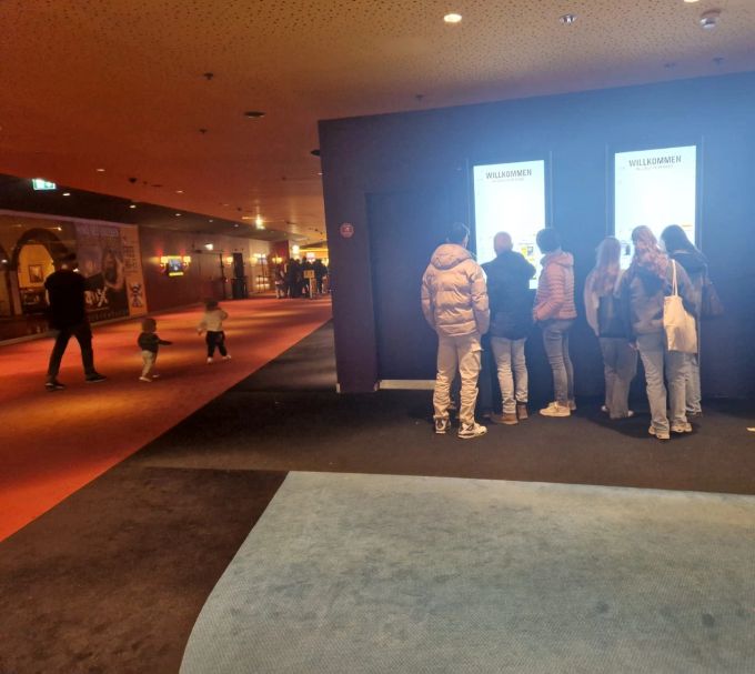 Kino Self-Checkout Kasse Automatisiert