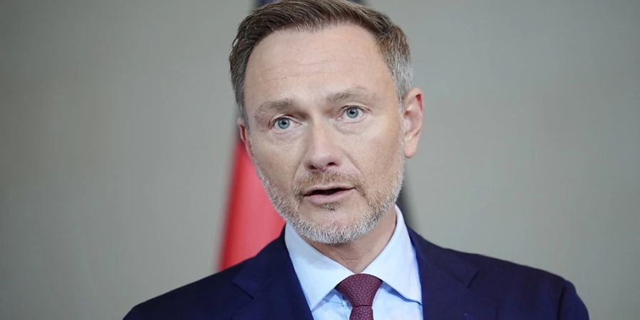 Deutschlands Finanzminister Christian Lindner hat klargestellt, dass er trotz der anhaltenden Proteste der Landwirte an der geplanten Streichung der Agrardiesel-Subventionen festhalten will. (Archivbild)