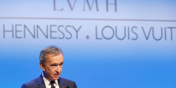 Der französische Millardär Bernard Arnault ist der Vorsitzende des Luxusgiganten LVMH. LVMH