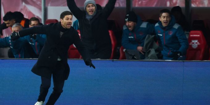 Auf dem Sprung als Nachfolger von Jürgen Klopp ist Xabi Alonso nach eigener Auskunft nicht. Xabi Alonso Jürgen Klopp
