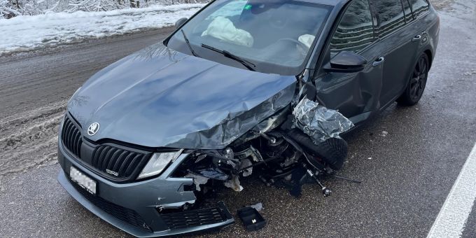 Frauenfeld TG - Ohne Führerausweis und fahrunfähig in Auto gekracht