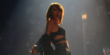 Taylor Swift Bühne Spotlight Tanz