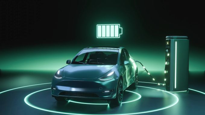 Durch die kontinuierliche Verbesserung der Materialien und des Zusammenspiels hat die Batterie bereits heute mehr Kapazität und ist günstiger. E-Auto laden