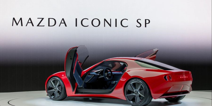 2023 Mazda Iconic SP