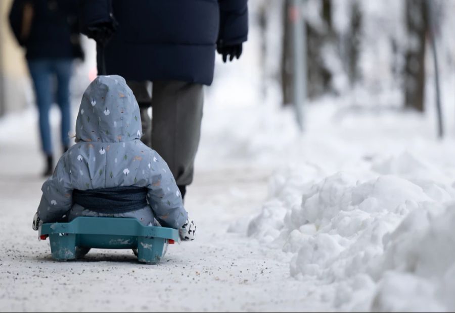 Man kann sich auch noch in den drauffolgenden Tagen im Schnee austoben. (Archivbild)