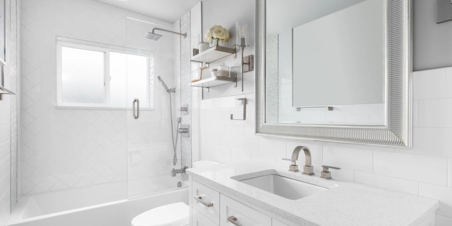Der Umbau im Badezimmer kann hohe und ungeplante Kosten verursachen.