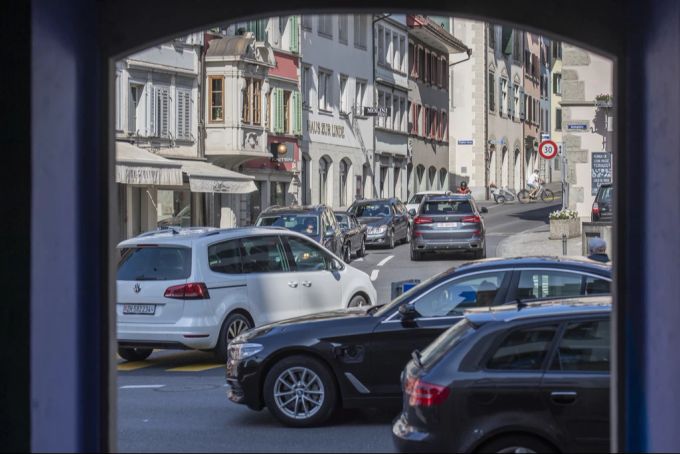 Verkehr in der Innenstadt von Zug. (Archivbild) Verkehr Innenstadt Zug
