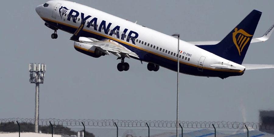 Die Billigfluggesellschaft Ryanair will in den kommenden Jahren so richtig abheben. Bis 2034 will die Gesellschaft rund 300 Millionen Passagiere ans Ziel bringen.(Archivbild)