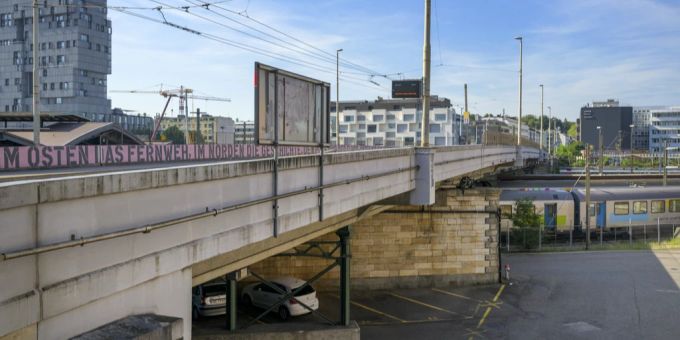 Die Basler Margarethenbrücke soll sicherer und attraktiver für Velofahrende und Fussgängerinnen und Fussgänger werden. Margarethenbrücke