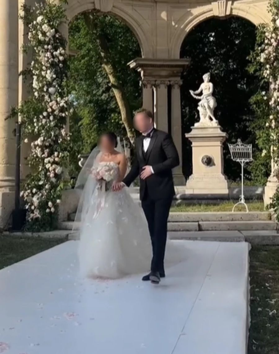 Andere heiraten in einem französischen Märchenschloss.