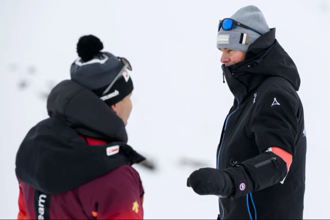 OK-Chef Franz Julen (rechts) muss die erste von zwei Abfahrt in Zermatt/Cervinia absagen. Zermatt/Cervinia