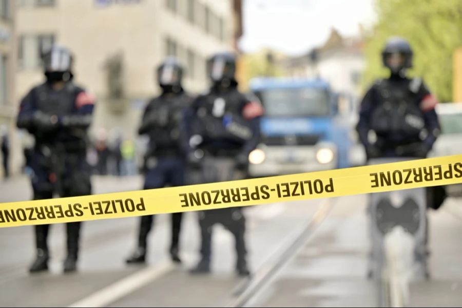 Nun hat das Justiz- und Sicherheitsdepartement den Aufmarsch verhindert: Die Bewilligung für die Demonstration wurde aufgrund der Allgemeinverfügung ebenfalls entzogen. (Archivbild)