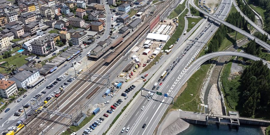 Mehrere Umweltorganisationen wollen die Autobahn-Ausbaupläne des Parlaments durchkreuzen und haben ein Referendum lanciert. (Themenbild)