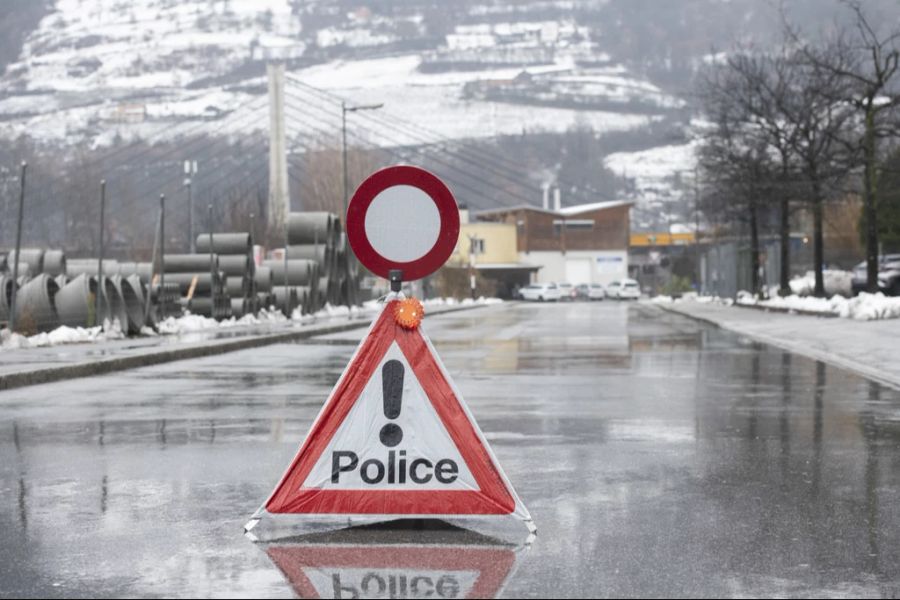 Beim Grosseinsatz standen über 120 Polizistinnen und Polizisten im Einsatz.