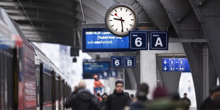 Auf den Anzeigetafeln der SBB kann es aktuell zu Fehlern kommen. (Symbolbild)