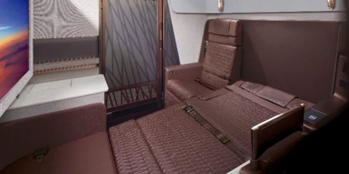 In der First-Class-Suite von Japan Airlines können die Sitze in ein zwei Meter langes Bett verwandelt werden. First Class Japan Airlines