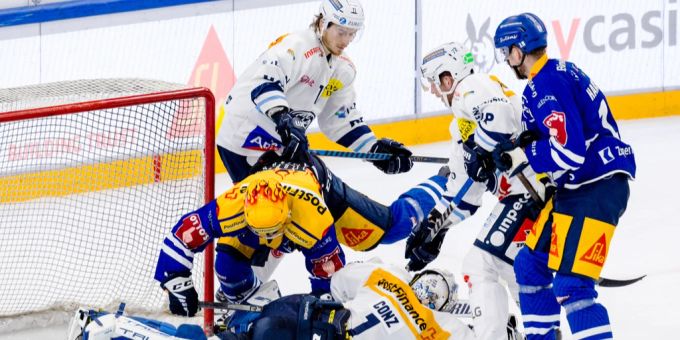 Die Zuger kommen gegen Ambri zu Fall: Nach zuletzt souveränen Siegen holt der EVZ diesmal keine Punkte. Ambri Zug