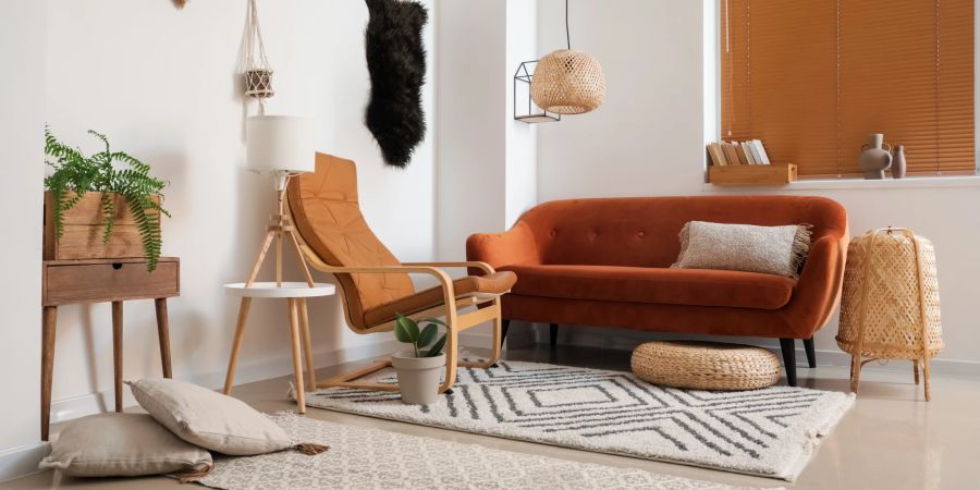 Mit Möbelstücken und Accessoires in der Farbe Terrakotta bringen Wärme in ein Haus.