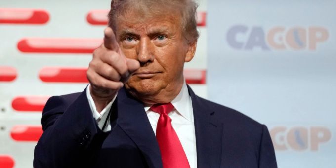 Donald Trump ist im US-Bundesstaat Georgia mit einer Anklage konfrontiert. Donald Trump ist im US-Bundesstaat Georgia mit einer Anklage konfrontiert.