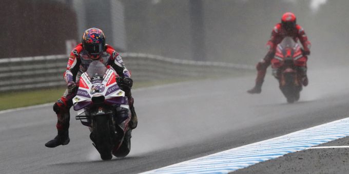 Jorge Martin (Pramac Ducati) vor Pecco Bagnaia (Ducati) beim Japan-GP der MotoGP. MotoGP Jorge Martin Japan