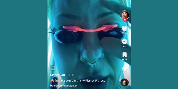 Zahlreiche junge Influencerinnen zeigen sich auf Tiktok beim Besuch im Solarium. Solarium